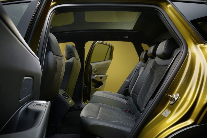 Im Fond verspricht der ID Tiguan ordentlich Beinfreiheit. (Bild: Volkswagen AG)