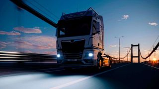 Mit der Truckstar  LED H7 präsentiert ams Osram seine erste für den Straßenverkehr zugelassene LED H7 Lampe für 24 V für Abblend- und Fernlic (Bild: ams Osram)