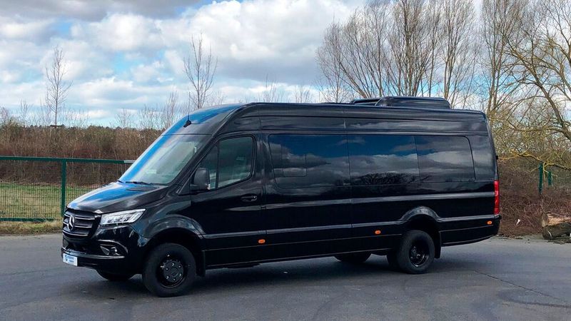 Eines von diversen aktuell abgeschlossenen Projekten. Außen dunkel ... (Bild: Friedrichs)