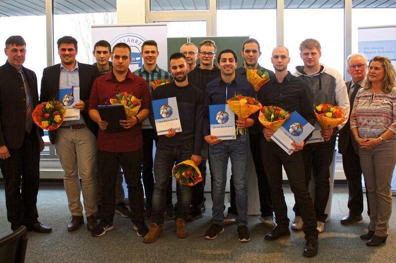 Freisprechung der Abschlussklasse Kfz-Mechatroniker der Kfz-Innung Region Schwerin.  (Kfz-Innung)