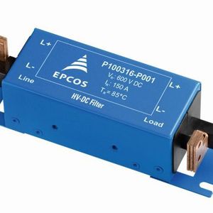 Bild 5: Die Anschlüsse der DC-Hochvolt-Filter-Version P001316 sind so geformt, sodass sie sich direkt mit dem EPCOS-DC-Link-Kondensator verbinden lassen. Ergebnis sind Platzeinsparung, geringe Induktivität und kleine Übergangswiderstände.(Bild:  TDK)