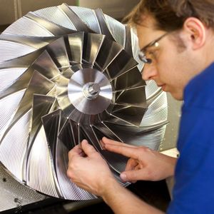 Tiefere Margen, aber Licht am Ende des Tunnels für die schweizer Industrie: Exportrückgang gestoppt.