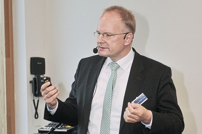 Provokante Thesen vetrat Thomas Koch, Leiter des Instituts für Kolbenmaschinen am Karlsruher Institut für Technologie: Er hält eine Dieselnachrüstung schichtweg für viel zu aufwendig. (Bild:Zietz)