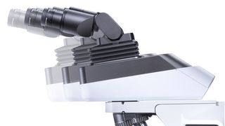 1	 Der neue Ergotubus lässt sich in drei Dimensionen verstellen und bietet so für jeden Anwender die optimale Beobachtungsposition. (Bilder: Olympus) (Archiv: Vogel Business Media)