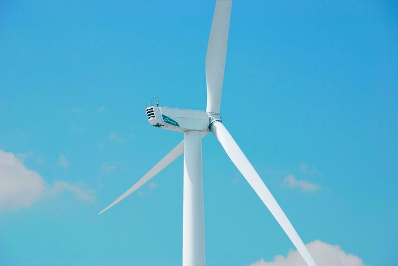  Die Moog Industrial Group entwickelt und produziert hochleistungsfähige Lösungen für die Pitchregelung für Windenergieanlagen, darunter Pitchsysteme, Schleifringe, Blattmesssysteme und bietet weltweiten Service für Windenergieanlagenhersteller und Windparkbetreiber. Pitchsysteme  überwachen  und  steuern  den  Winkel  der  Rotorblätter und  agieren  somit  als  entscheidendes Sicherheitssystem zum Schutz der WEA vor Überdrehzahl.  (Nordex)