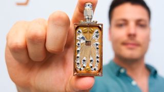 Das australische Unternehmen Diraq hat erfolgreich den konsistenten und wiederholbaren Betrieb von Zwei-Qubit-Gattern auf der SiMOS-Quantenpunkt-Plattform mit einer Zuverlässigkeit von über 99 Prozent nachgewiesen (Bild: Diraq )