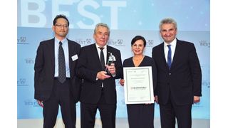 14. Preisverleihung des „NRW.INVEST AWARD 2018“ am 25. Juni 2018 im K21-Ständehaus in Düsseldorf. Preisträger: Shimadzu Europa v.l.n.r.: Laudator Akinori Okumura, Präsident der Japanischen Industrie- und Handelskammer zu Düsseldorf; Jürgen Kwass, Managing Director Shimadzu Europa; Petra Wassner, Geschäftsführerin NRW.INVEST; NRW-Wirtschafts- und Digitalminister Prof. Dr. Andreas Pinkwart.
 (NRW.INVEST/Jürgen Markus)