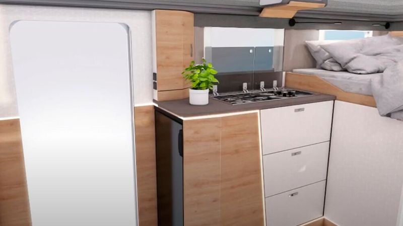 Die Küche kommt mit Zweiflammkocher, Spüle und 90-Liter-Kompressor-Kühlschrank. (Bild: Knaus)