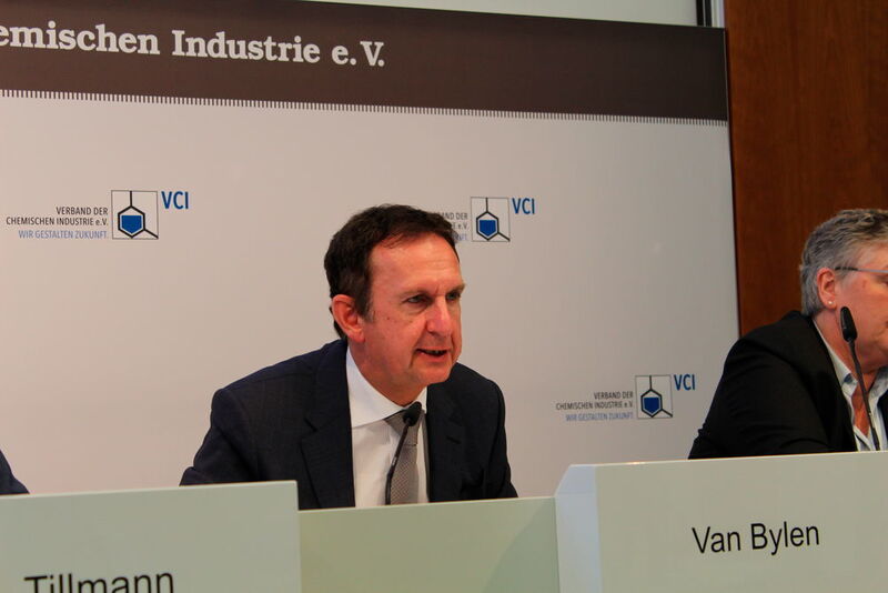 Zieht für 2018 eine positive Bilanz trotz eingetrübter Aussichten: Neu-VCI-Präsident Hans van Bylen. (PROCESS)