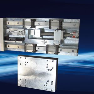 Komplett montierte Baugruppe: Für die Hub-, Quer- und Kreuzschlitten einer Edelstahl-Bandschweißanlage fertigte Rodriguez die erforderlichen Linearführungen nach Kundenvorgaben