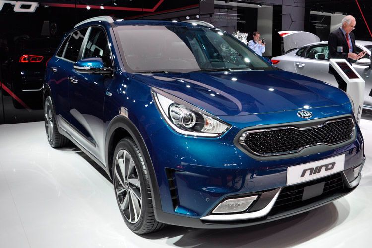 Mit dem Crossover Niro bringt Kia noch in diesem Jahr sein erstes eigenständiges Hybridfahrzeug auf den Markt. (Foto: Wehner)