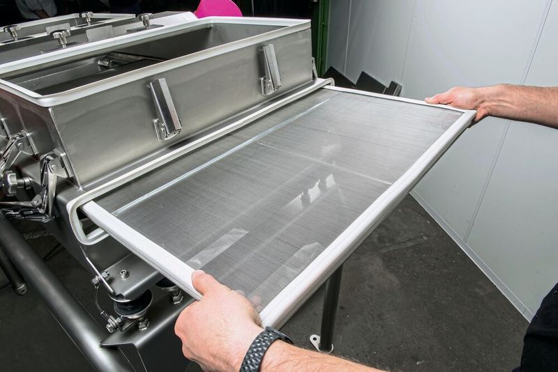 Nur ein Entwicklungsschwerpunkt – der schnelle Wechsel des Siebeinlegers (Bild: J. Engelsmann)