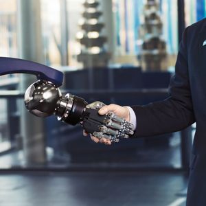 Die SVH 5-Fingerhand von Schunk ist der weltweit erste DGUV-zertifizierte Greifer für den kollaborativen Betrieb.