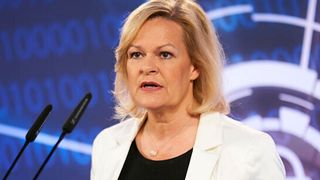 Nach Kritik an dem BSI-Chef Arne Schönbohm wurde er von Bundesinnenministerin Nancy Faeser freigestellt. (© BMI / Henning Schacht)