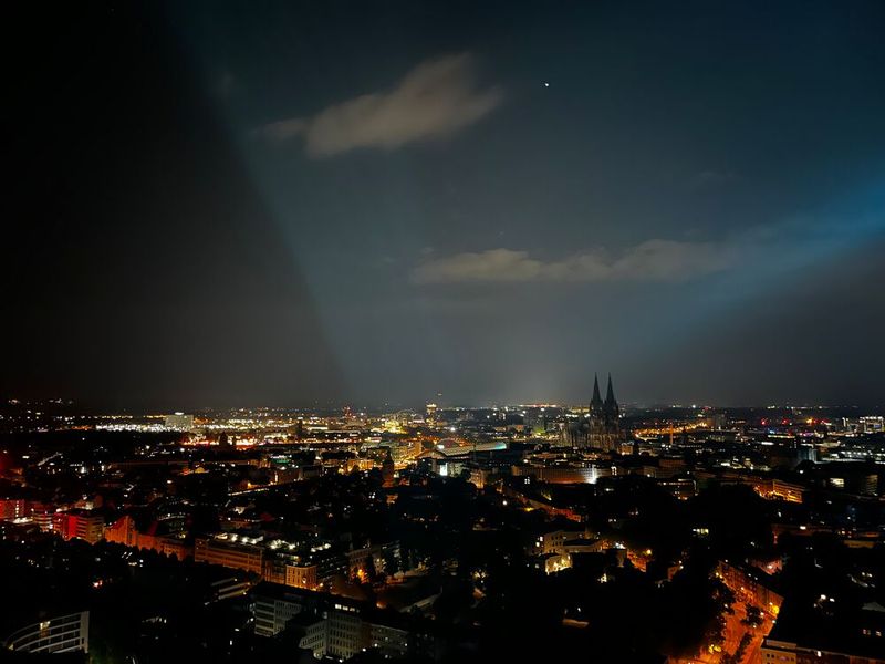 Über den Dächern von Köln lädt Littlebit zum Dinner ein. (Bild: Vogel IT-Medien GmbH)