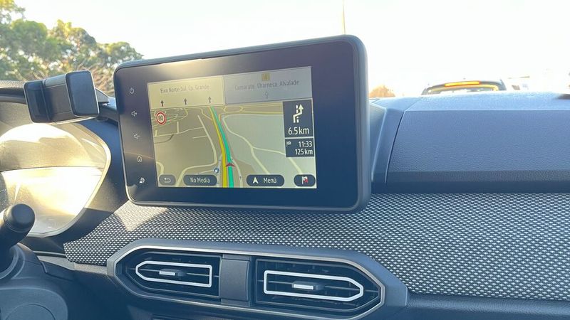 Das Navigationssystem gibt es nur gegen Aufpreis. (Bild: Simon – »kfz-betrieb«)