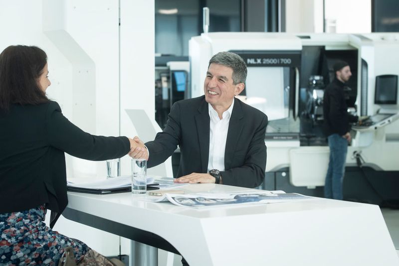 Giuseppe Barile, Geschäftsführer DMG Mori Schweiz hat mit SMM Redaktorin Anne Richter über die gegenwärtigen Herausforderungen für DMG Mori am Werkzeugmaschinenmarkt gesprochen. (Thomas Entzeroth)