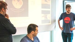 Beim Probelauf des optimierten Computerprogramms DICOM-Analyser: (v. l.) Tobias Steinmetzer, Igor Nesterow und Nico Gerhardt (Robert Rietscher)