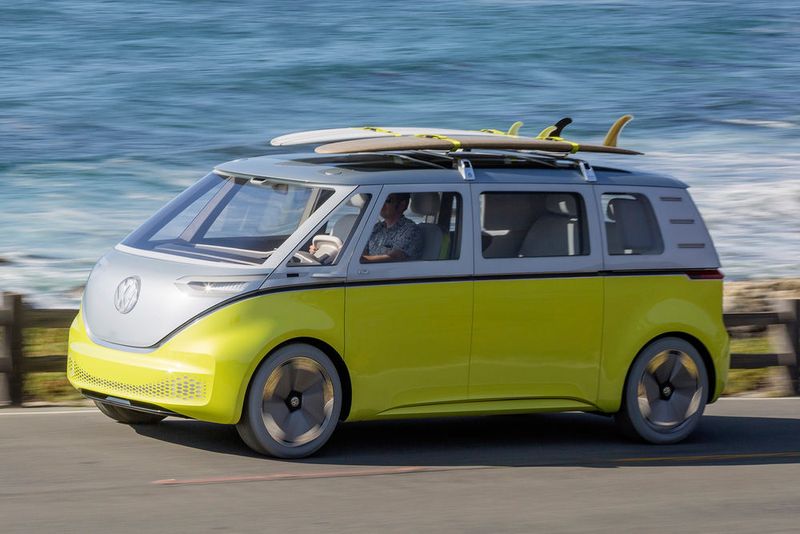 2022 soll die nächste Bulli-Generation in Serie gehen. Dann mit reinem Elektroantrieb. (VW)