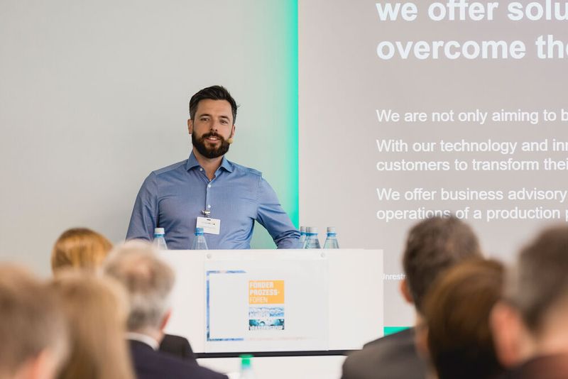 Aus 100 MW mach 5,5 GW - das sind die Zahlen u die es bei der H2-Wende geht, weiß Christian Fournier. (Bild: Stefan Bausewein)