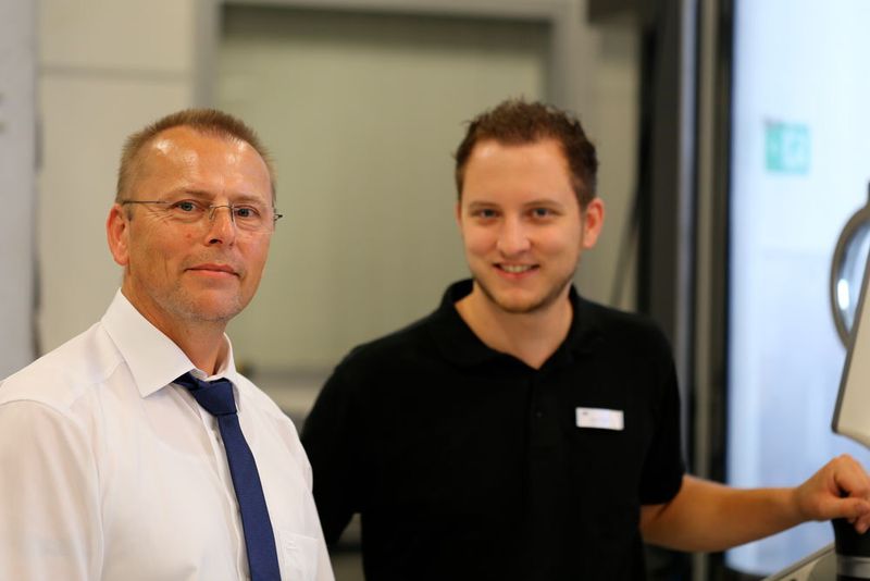 Besucher und Mapal-Entwicklungsexperten an den Fachpressetagen (Matthias Böhm)