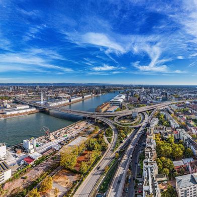 Die Stadtverwaltung Ludwigshafen ist momentan nicht erreichbar. (Bild: © Mathias Weil – stock.adobe.com)