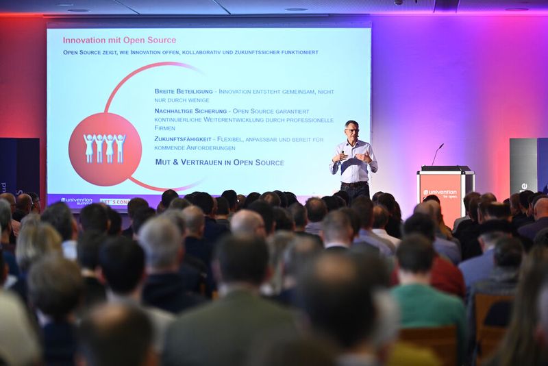 Vortrag „Innovationen – wie geht das mit Open Source“ mit Frank Hoberg (Co-Founder Open-Xchange). (Bild: Christian Augustin)