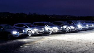 Acht Lichtsysteme der unteren Mittelklasse hat der ADAC getestet. Das Fazit: Sieben erhielten die Note „gut“, nur ein Kandidat erreichte ein „befriedigend“. (Foto: ADAC)