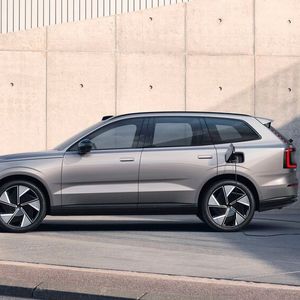 Volvo stellt mit einer Akkuladung eine Reichweite von bis zu 600 Kilometern in Aussicht.(Bild:  Volvo)