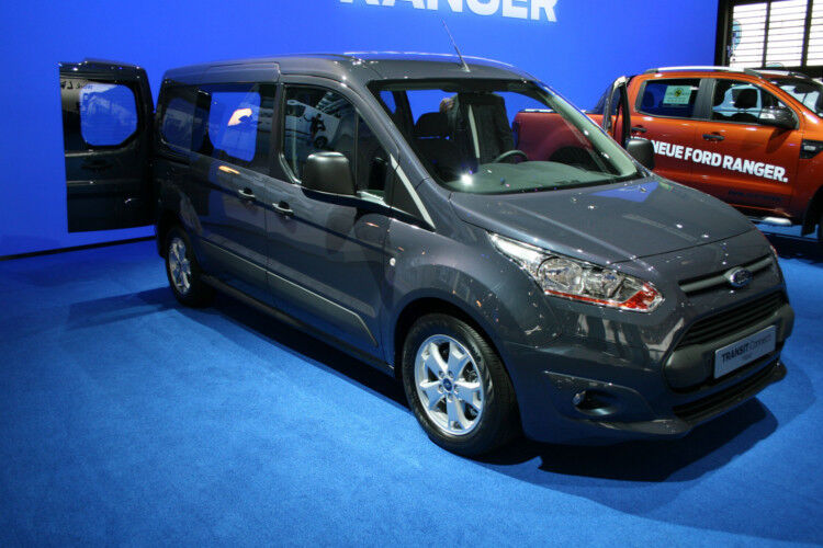 Der Hersteller bietet sowohl die Pkw-Variante als auch den Ford Transit Connect in zwei verschiedenen Radständen an. (Auto-Medienportal.Net)