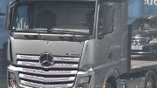 „The new Actros“: Der ganze Stolz von Mercedes-Benz. (Archiv: Vogel Business Media)