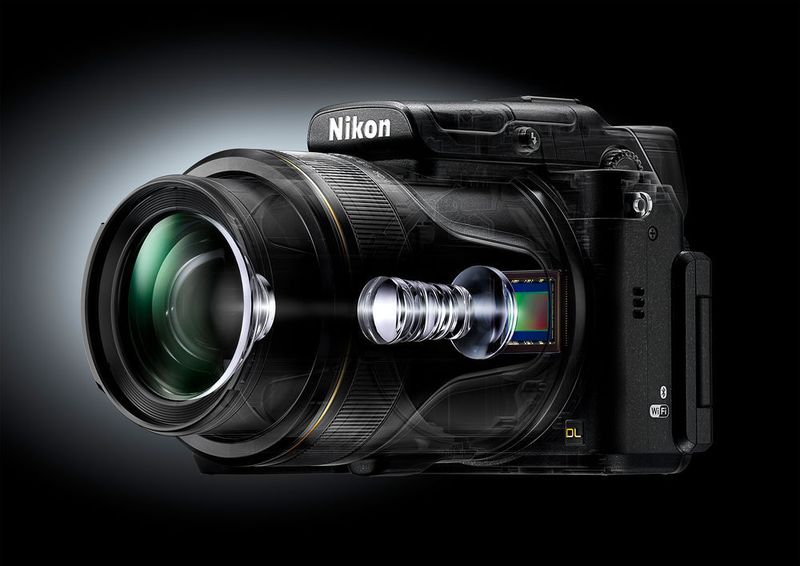 Die DL-Serie von Nikon umfasst drei Modelle – hier die DL24-500. Mit 21-fachem-Zoomobjektiv und elektronischem OLED-Sucher kostet sie 1.049 Euro. (Nikon)