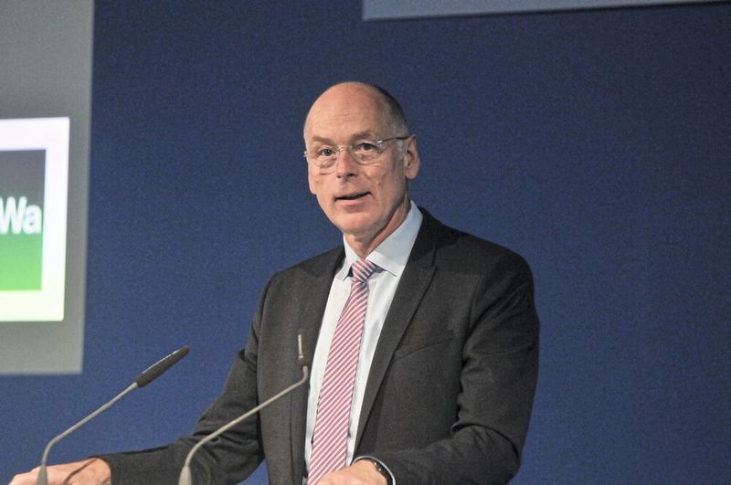 Josef  Schraut, Vertriebsleiter Schmierstoffe BayWa: „Die Herausforderung der Zukunft ist es, die richtigen Fachkräfte zu finden und diese weiterzubilden.“ (Bild: Zietz / »kfz-betrieb«)