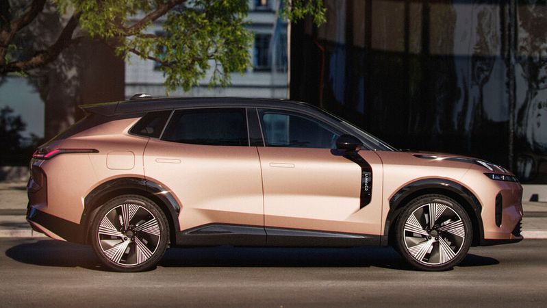 Der Lynk & Co 08 kostet knapp 56.000 Euro.(Bild:  Lynk & Co)