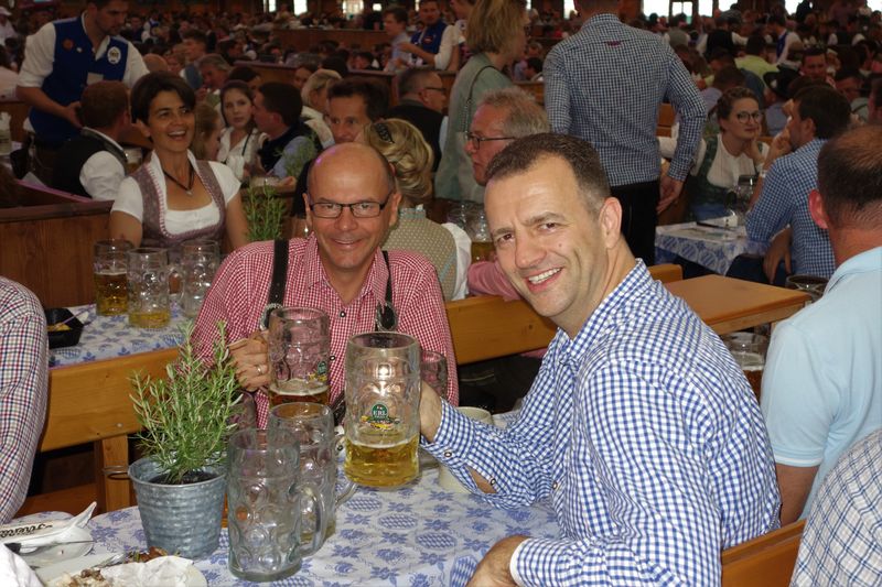 (l.) Stefan Klima und Konstantin Flabouriaris (Philips). (Bild: IT-BUSINESS)