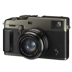 Die X-Pro 3 wiegt mit Akku und Speicherkarte knapp 500 Gramm.