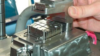 Trotz Softwareschnittstellen prozesssichere Abläufe: Am Beispiel des Formen- und Werkzeugbaus ist sichtbar, wie eine CAD/CAM-Lösung mit Spezialsoftware zusammenarbeitet. (Cimatron)