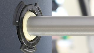 Einfach einclipsbar und trotzdem extrem robust  besonders hohe Kräfte je nach Durchmesser bis zu 12,5kN radial bzw. 350N axial. (Bild: Igus)