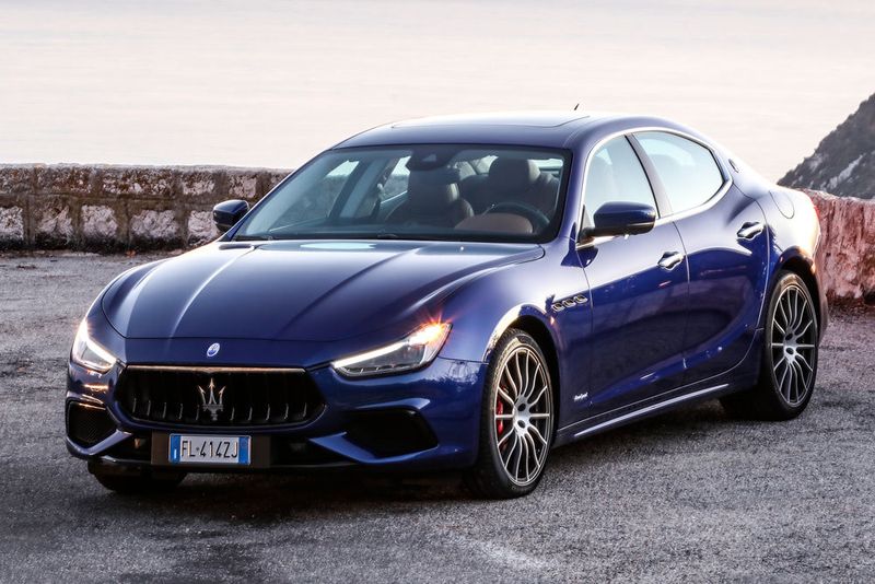 Pluspunkte in der Emotions-Wertung kann der Ghibli mit dem in der Top-Version „S Q4“ (mit Allradantrieb) 316 kW/430 PS (15 kW/20 PS mehr als bisher) starken V6-Saugmotor sammeln. (Bild: Maserati)
