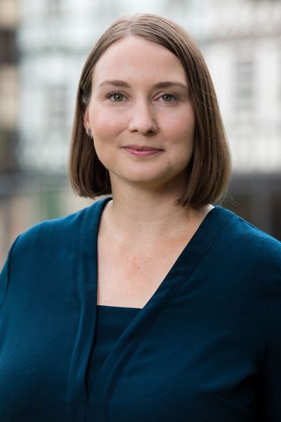 Thüringen: Katharina Schenk ist seit Dezember 2024 Ministerin für Soziales, Gesundheit, Arbeit und Familie in Thüringen. Sie ist Mitglied des Thüringer Landtags für die SPD und arbeitete zuvor als Staatssekretärin für Kommunales.  (©TMIK/Matthias Eckert)