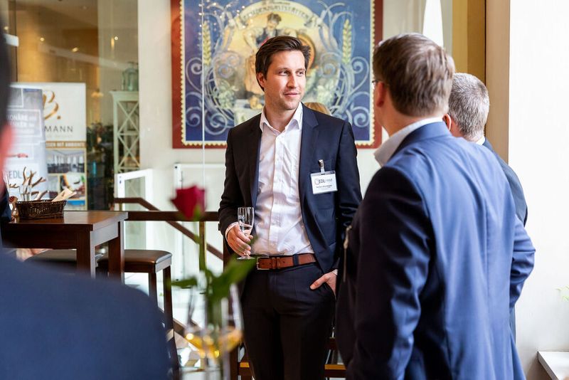Auch Stefan Herrmann stand in den Pausen für Gespräche zur Verfügung. (Stefan Bausewein)