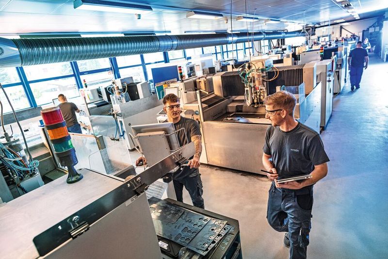 Les 40 machines de Waterjet permettent de répondre à tous les besoins des clients en matière de découpe au jet d'eau. (Source : Waterjet)