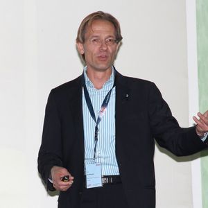 Prof. Dr. Peter Hoffmann (Erlas): „Die die komplette Systemtechnik muss für das Schweißen komplexen Bauteilen optimal eingestellt sein.“