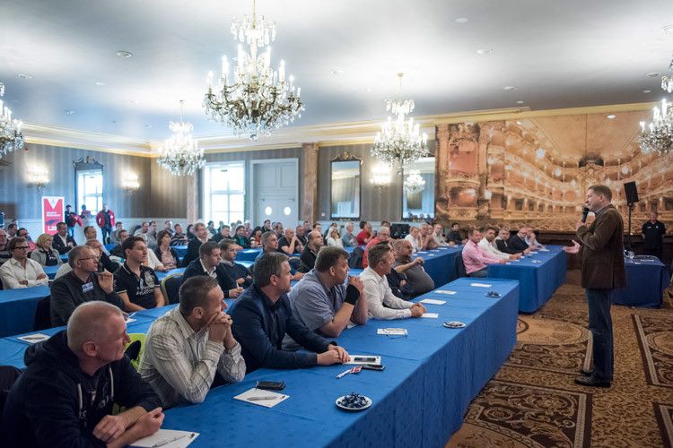 Motivation für die Händler: Fast alle Mitsubishi-Händler folgten der Einladung des Importeurs nach Irland. Dort gab es nicht nur Vorträge, ... (Foto: Michel)