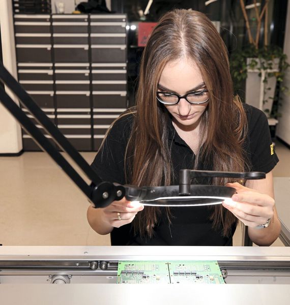 Bachmann electronic zeichnet sich durch eine sehr hohe Fertigungstiefe aus. (Bild: Bachmann electronic)