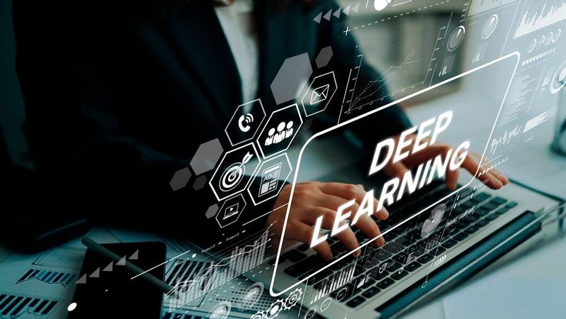 Mvtec offers the standard software Halcon, the no-code software Merlic, and the deep learning tool for labeling image data.(Image: © InfiniteFlow - stock.adobe.com)