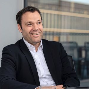 „Mit der Eplan Plattform 2026 werden Anwender in ihrem jeweiligen Anwendungsfeld maximal unterstützt. Das bedeutet: Mehr Einfachheit im Engineering und zeitgleich wertvolle Zusatzleistungen, die unsere Kunden noch effizienter machen“, erklärt Jan Fleming, Vice President Customer Journey bei Eplan.(Bild:  Thomas Linkel Fotodesign, Franziskanerstrasse 43, 81541 Munich, +491728898932)