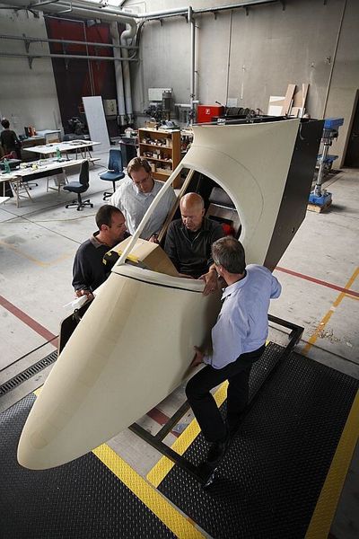 Arbeit am Prototyp der Solar Impulse (Solar Impulse)