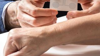 Diagnostisches Tatowieren Ob Krank Oder Gesund Zeigt Das Tattoo