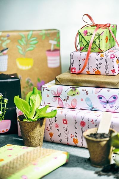 Les papiers cadeaux de la ligne IVY suscitent l'envie d'offrir. (Stewo)